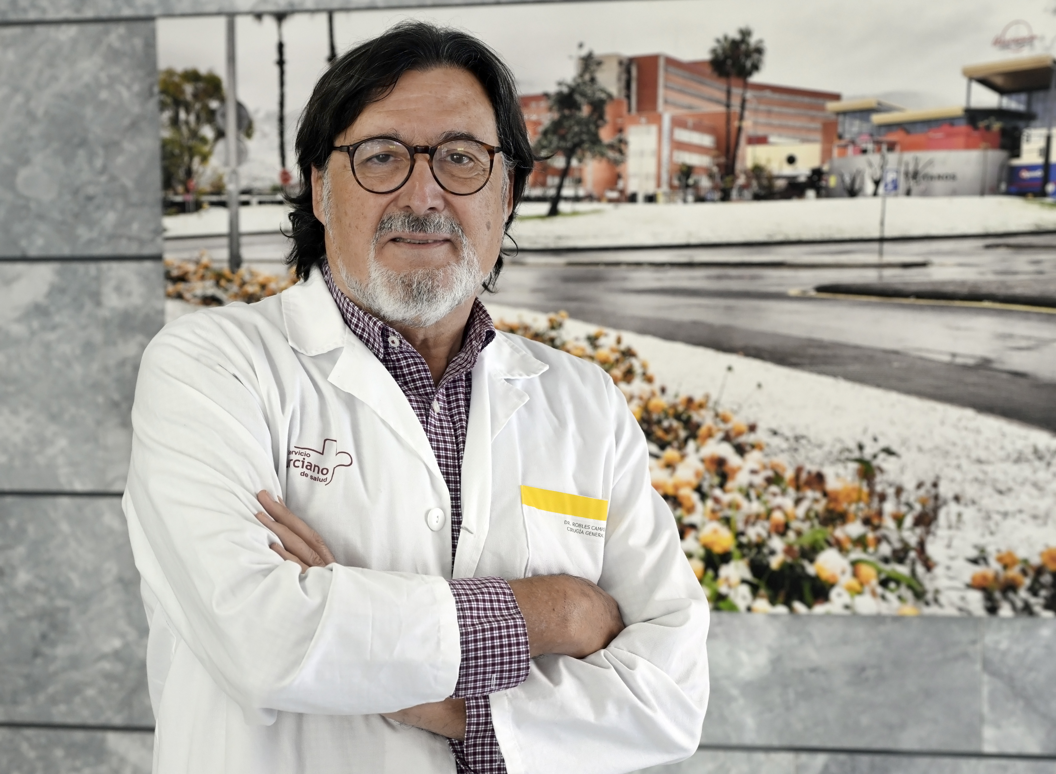 El cirujano Ricardo Robles recibe el Premio a la Trayectoria Profesional en la modalidad de Hospitales concedido por la Organización Médica Colegial, a propuesta del Colegio de Médicos<br>