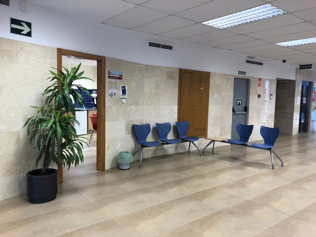 El Foro de la Profesión Médica denuncia la continua falta de previsión de sustituciones en verano y su repercusión en la sobrecarga y calidad asistencial<br>