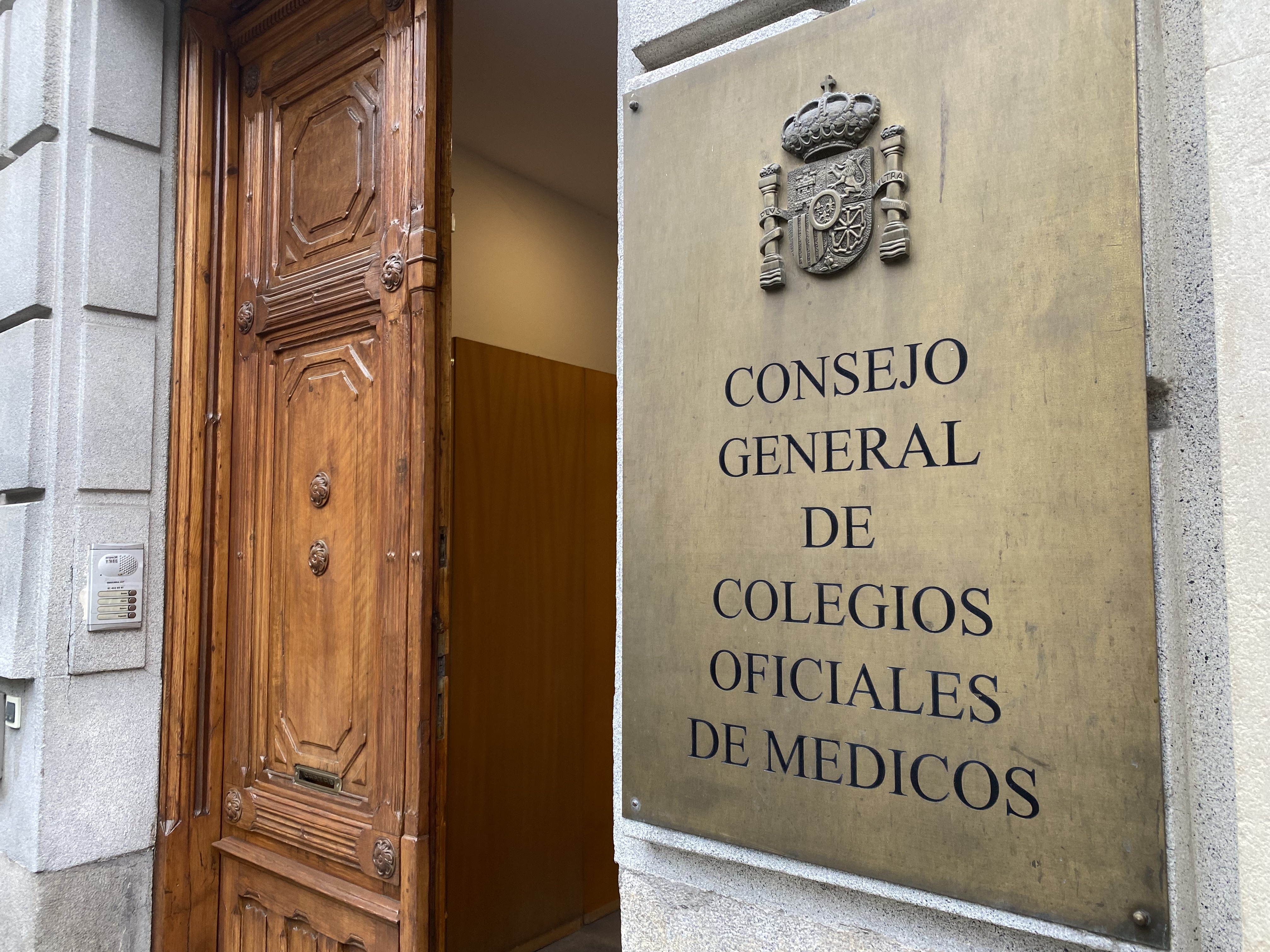 La Organizaci&oacute;n M&eacute;dica Colegial estudiar&aacute; si el Proyecto de Ley de los Medicamentos incorpora sus alegaciones orientadas a reforzar la seguridad del paciente<br>