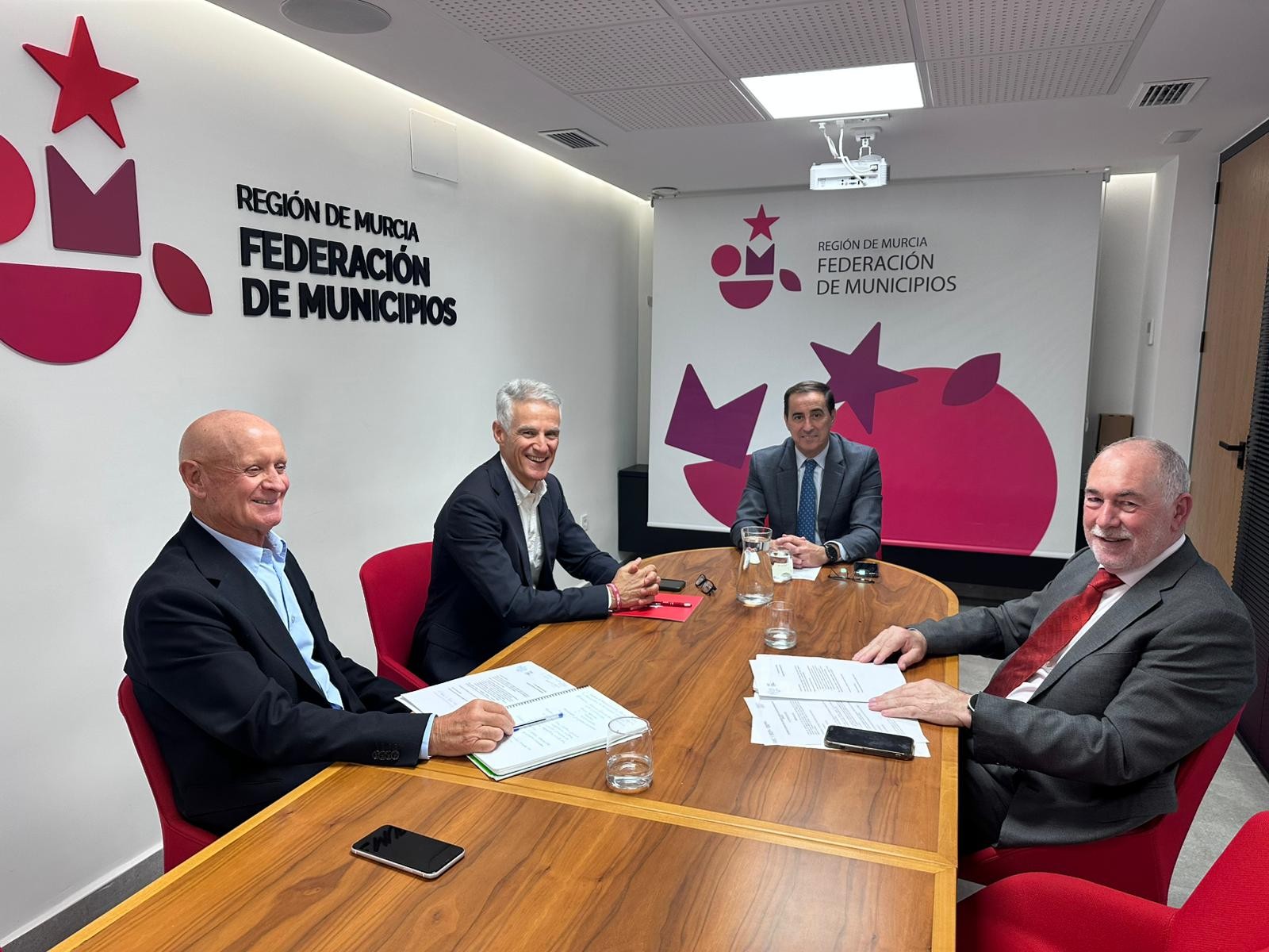 El Colegio de M&eacute;dicos y la Federaci&oacute;n de Municipios de la Regi&oacute;n de Murcia estudian un marco de colaboraci&oacute;n para promover la salud en los municipios<br>