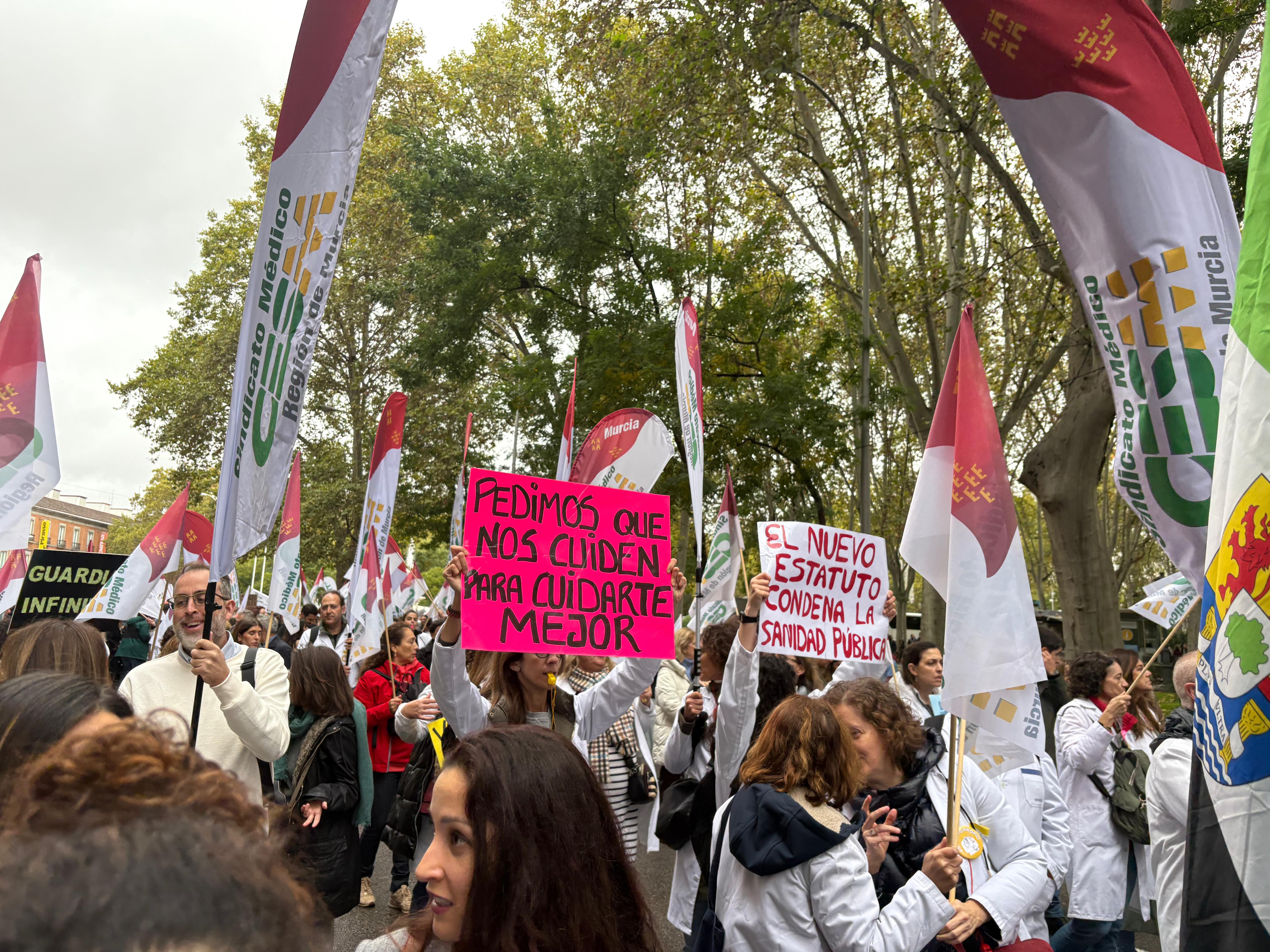 Los médicos calientan motores para los 4 días de huelga nacional con una manifestación en Madrid contra el borrador de Estatuto Marco y por una norma específica para la profesión<br>
