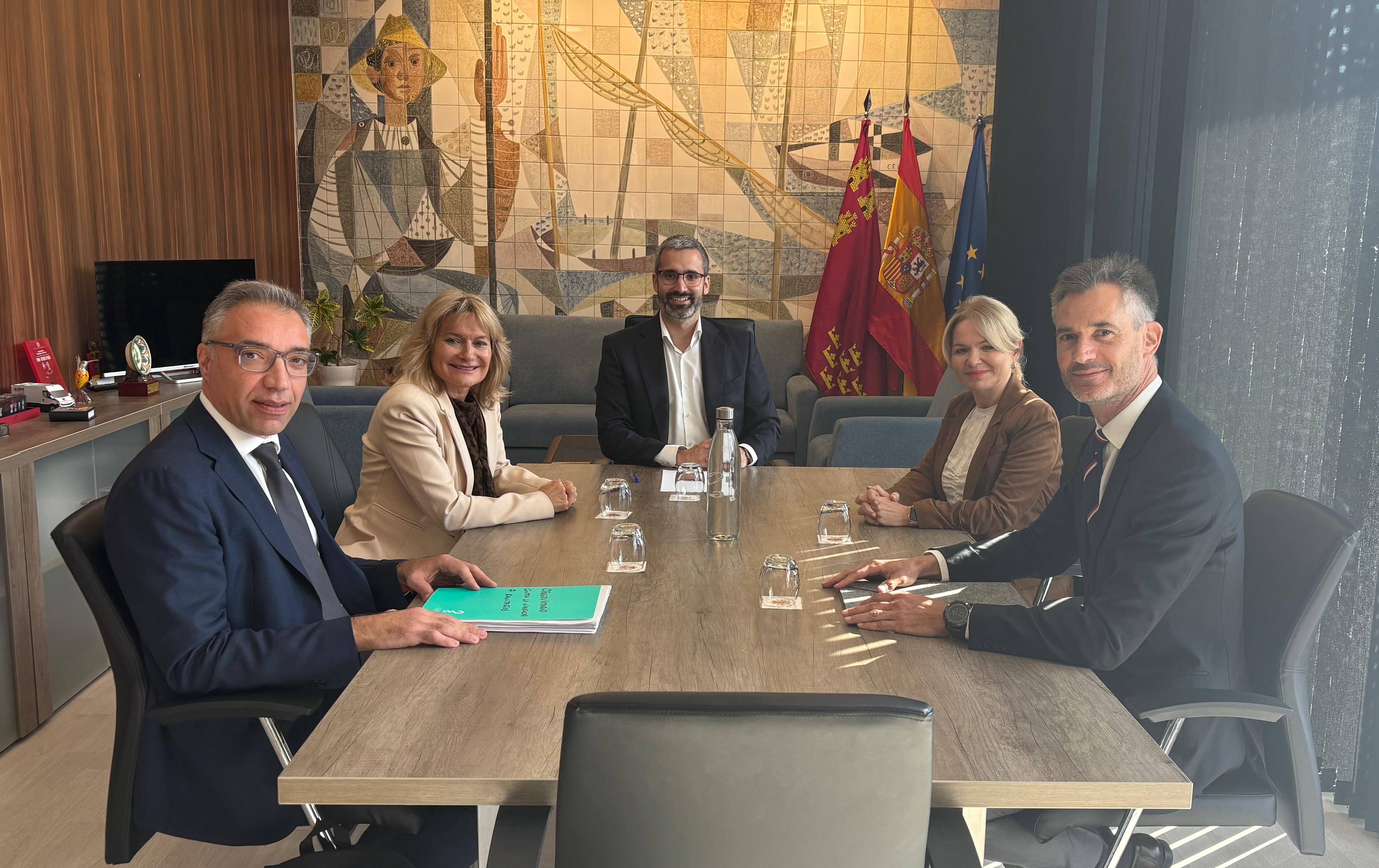 El ‘Observatorio contra la violencia a sanitarios de la Región de Murcia’ traslada sus líneas de trabajo al delegado del Gobierno en la Región<br>